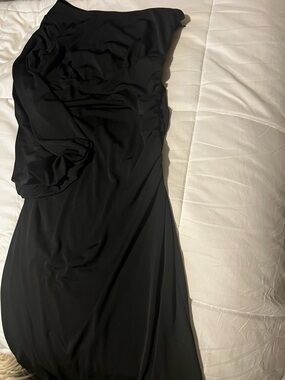Maggy London Black One-Shoulder Evening Dress